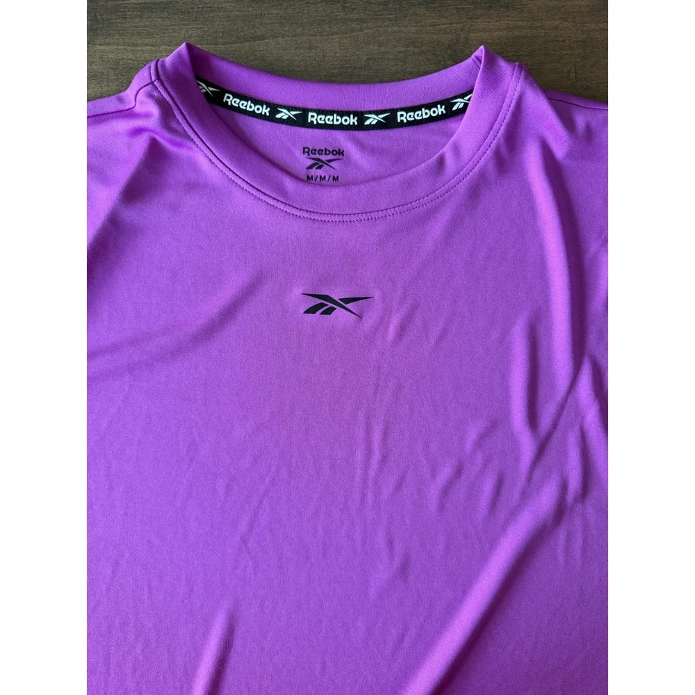 Reebok Kids Pink Activewear T-Shirt Short Sleeve Crew Neck Logo Size Medium